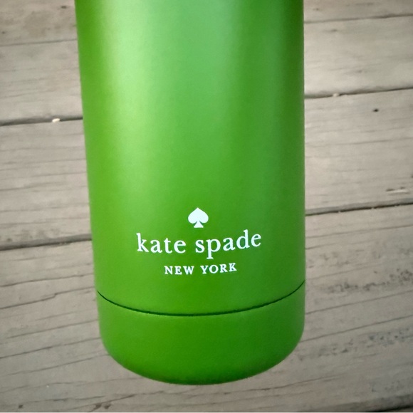 Kate Spade New York insulated stainless steel water bottle in green - Picture 3 of 11